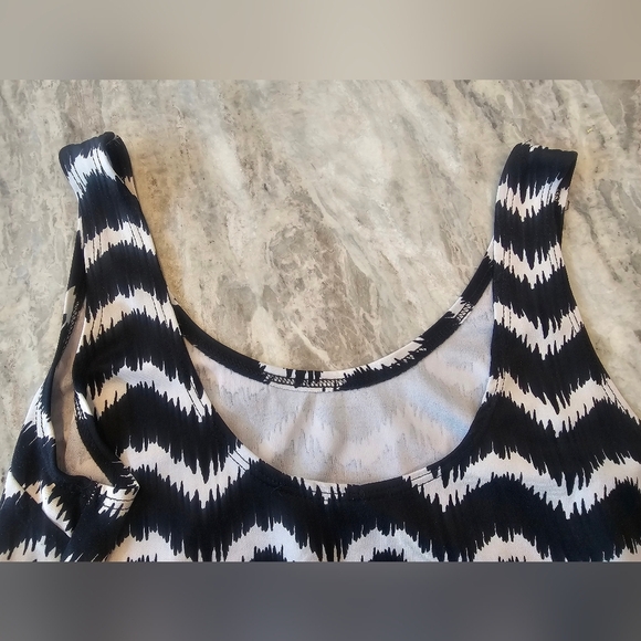 Timing Black & White Chevron Print Sleeveless Top Style XL - Picture 6 of 8